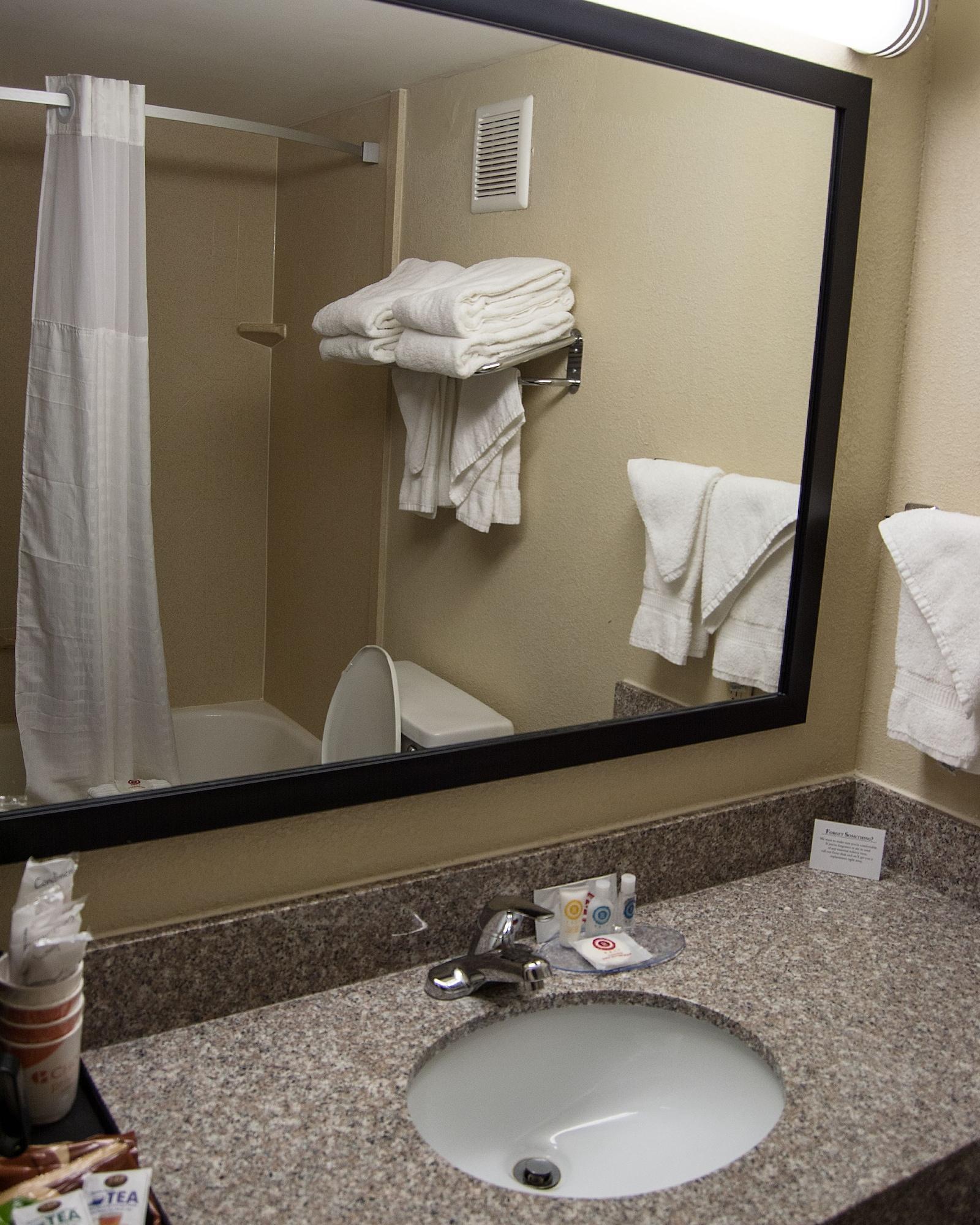 Comfort Inn&Suites Raphine - Lexington near I-81&I-64 Extérieur photo