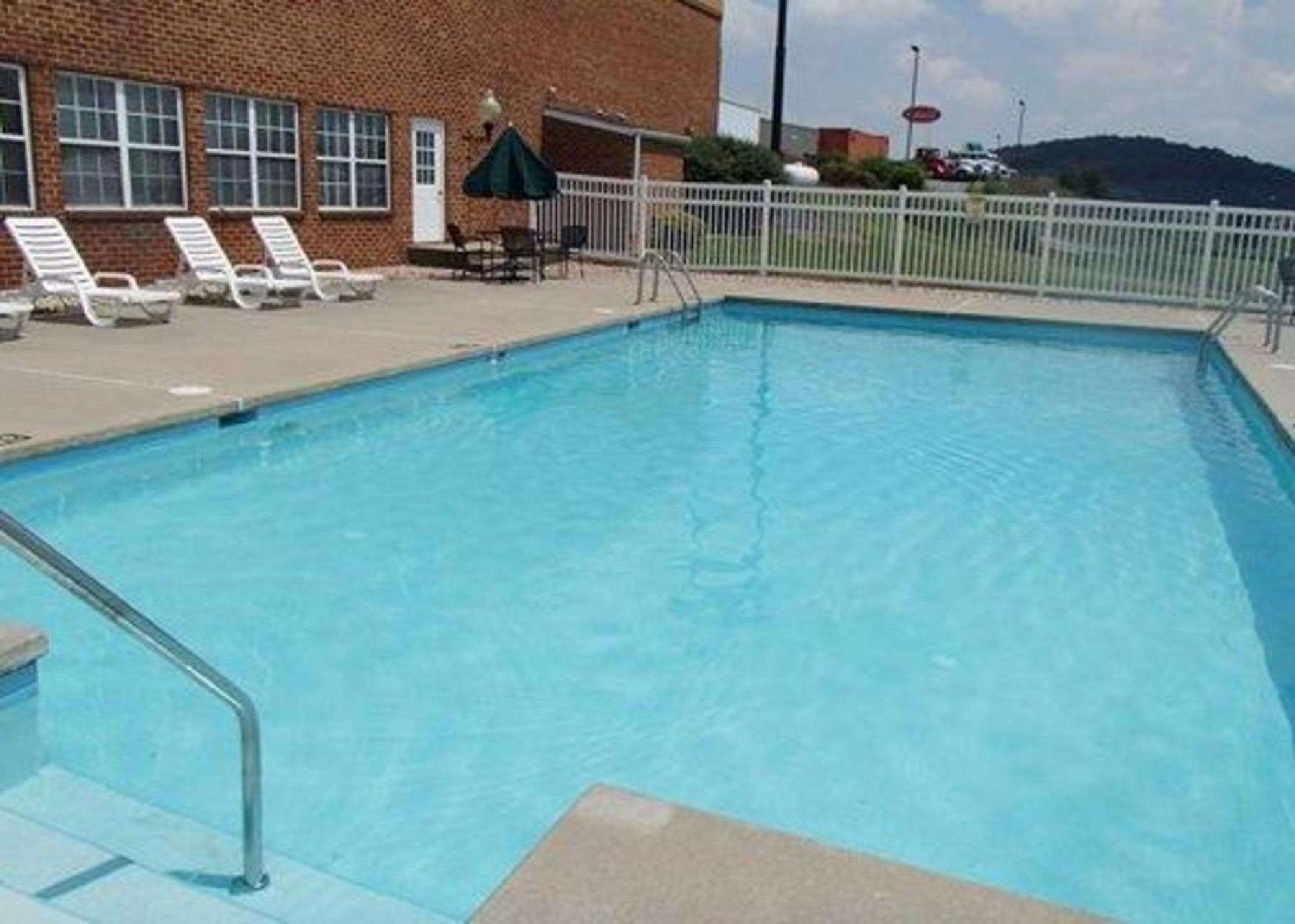 Comfort Inn&Suites Raphine - Lexington near I-81&I-64 Extérieur photo