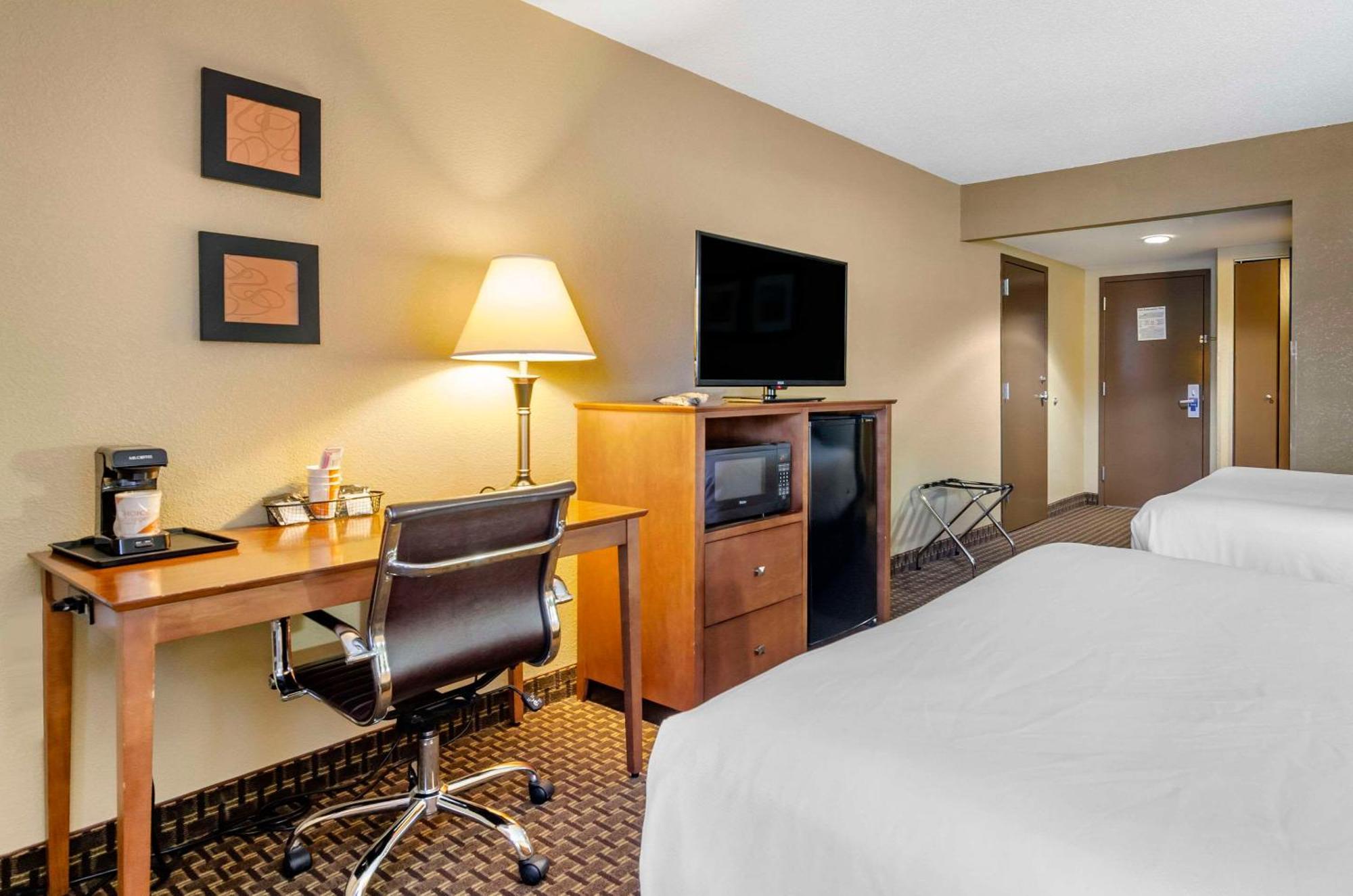 Comfort Inn&Suites Raphine - Lexington near I-81&I-64 Extérieur photo