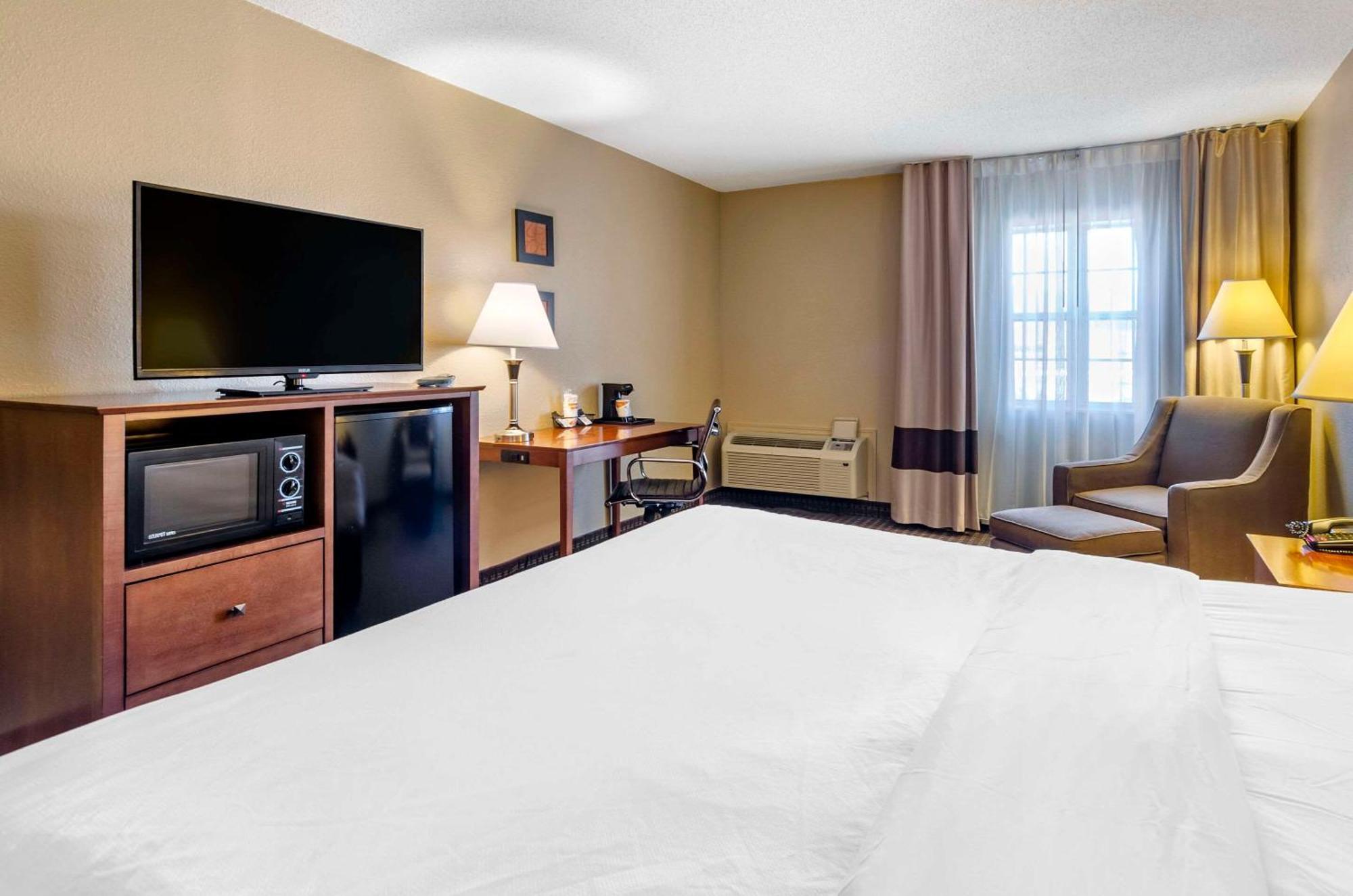 Comfort Inn&Suites Raphine - Lexington near I-81&I-64 Extérieur photo